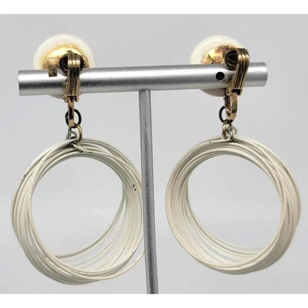 White Lucite Hoop Dangle Clip-On Earrings Mod Statement Retro Unmarked Vintage